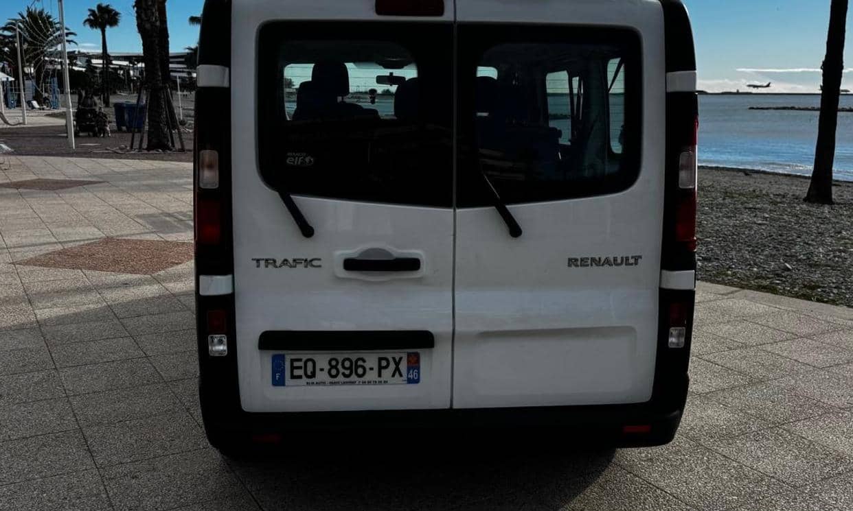 Renault TRAFIC III — photo 11