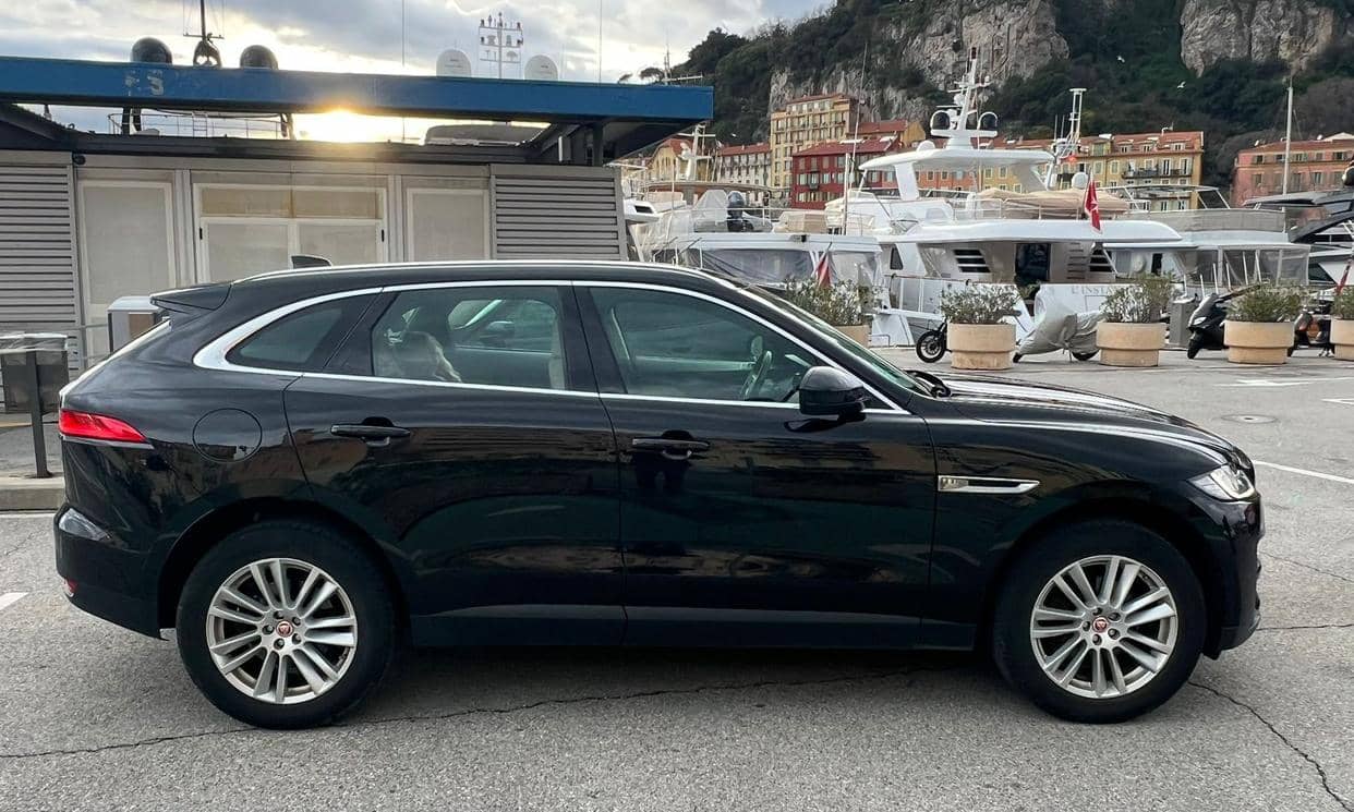 Jaguar F-PACE — photo 11