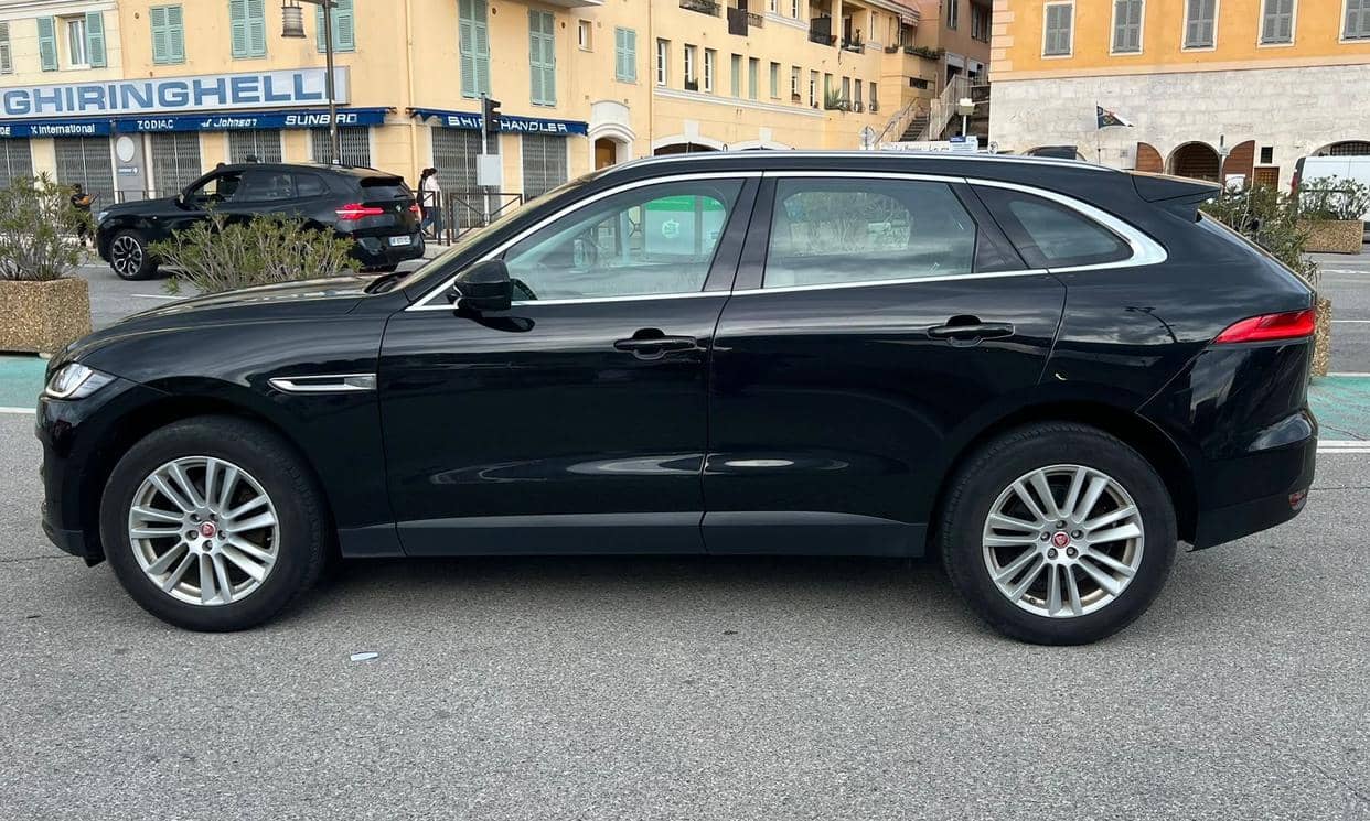 Jaguar F-PACE — photo 12