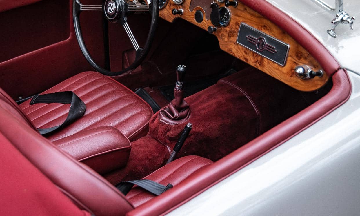 MG MgA — photo 2
