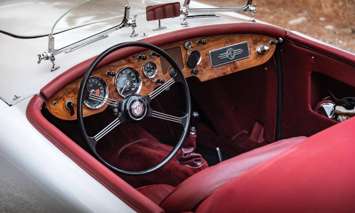 MG MgA — photo 6