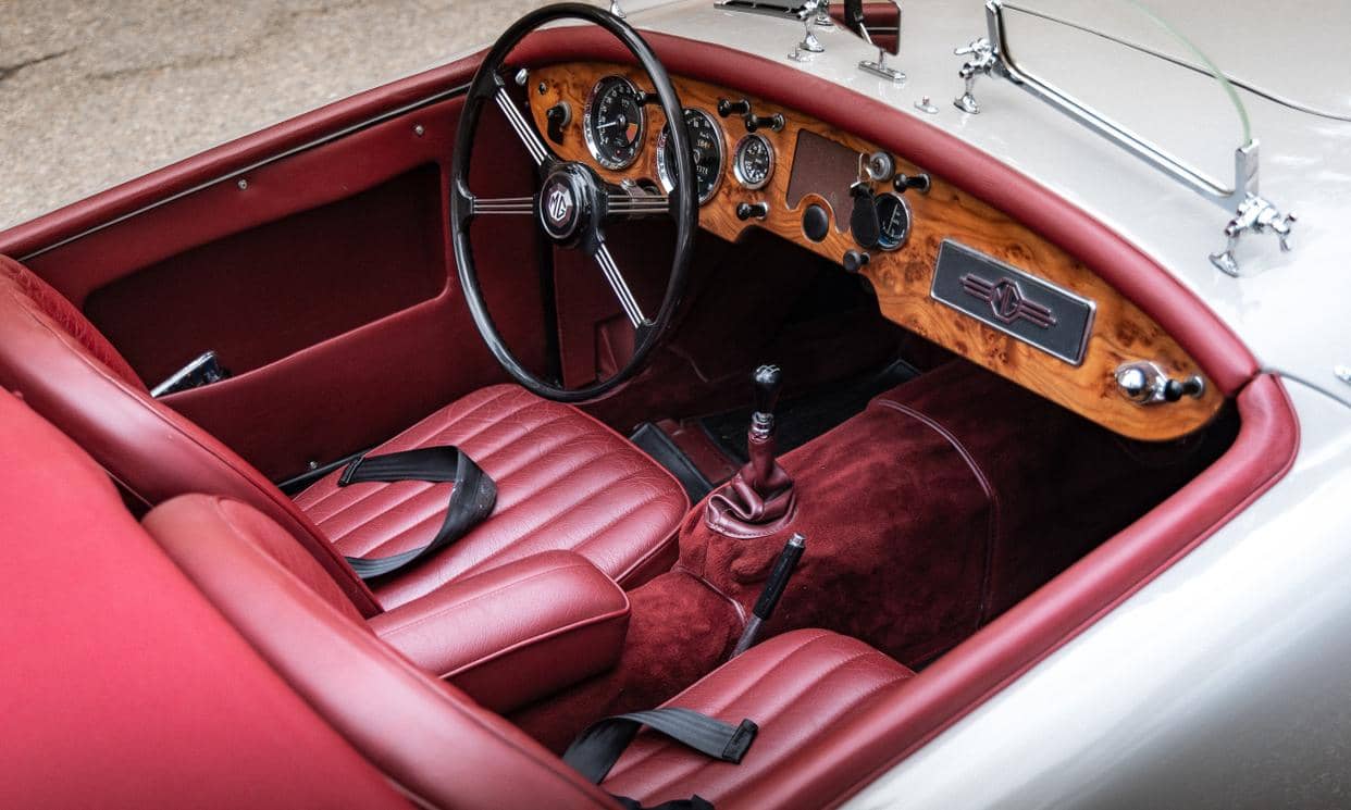 MG MgA — photo 11