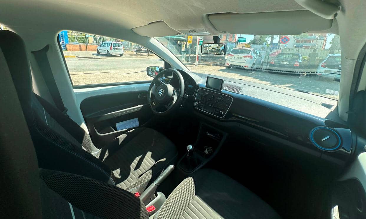 Volkswagen UP — photo 3