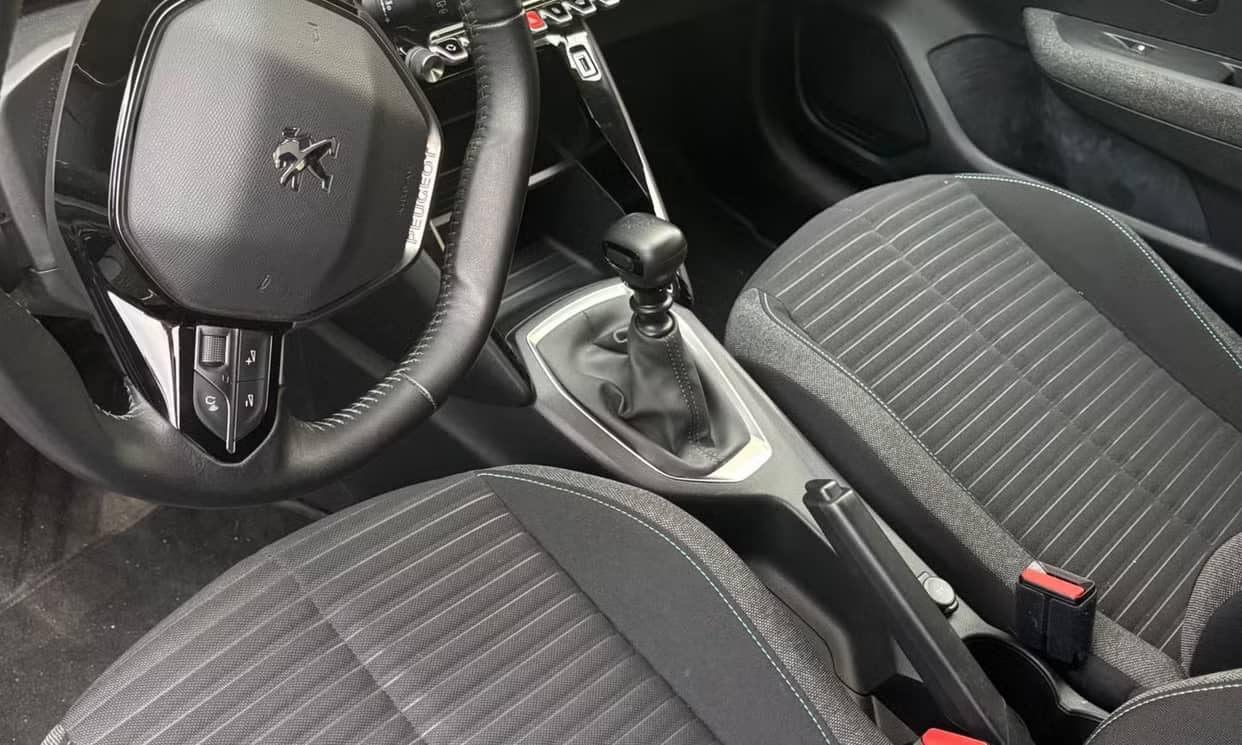 Peugeot 208 — photo 5