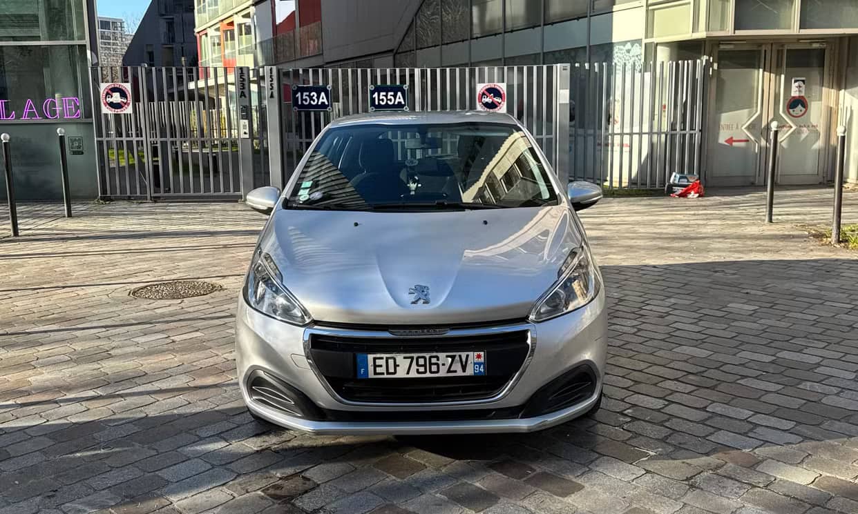 Peugeot 208 — photo 3