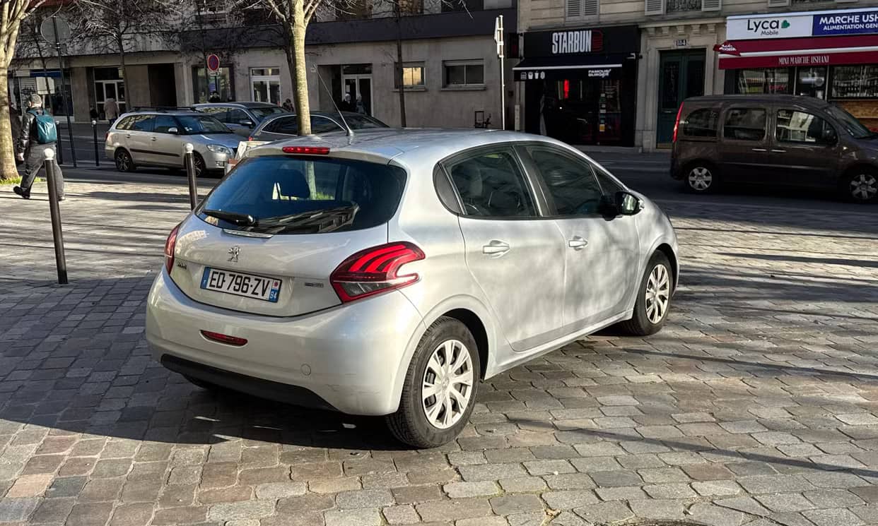 Peugeot 208 — photo 4