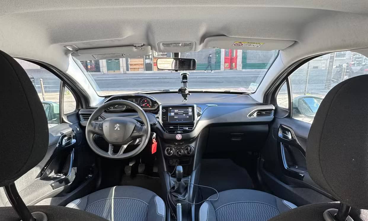 Peugeot 208 — photo 6