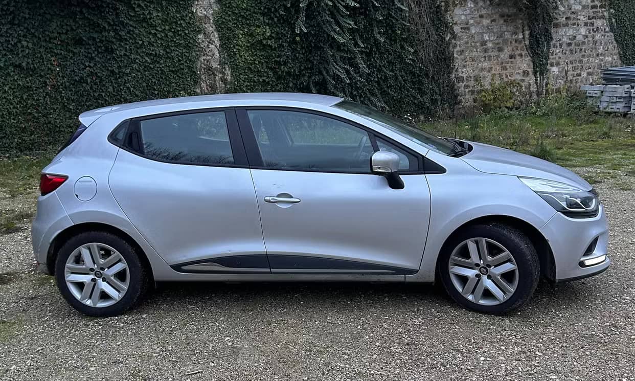 Renault CLIO IV — photo 13