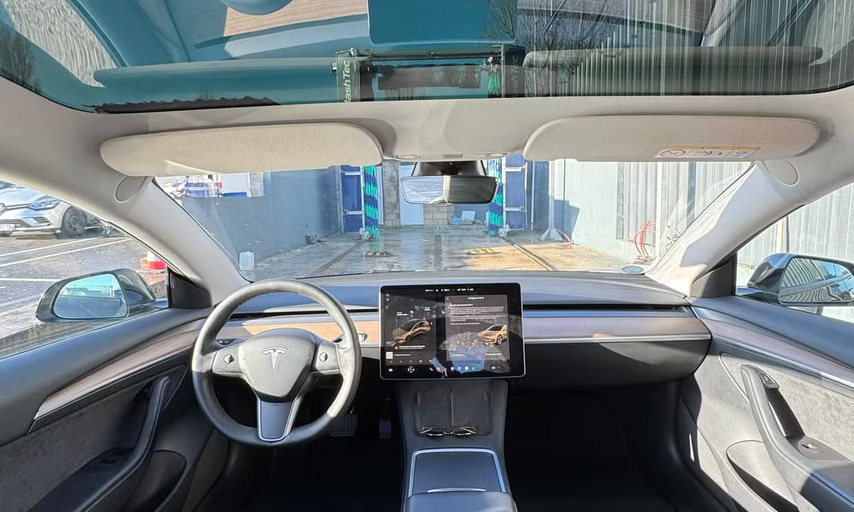 Tesla MODEL 3 — photo 5
