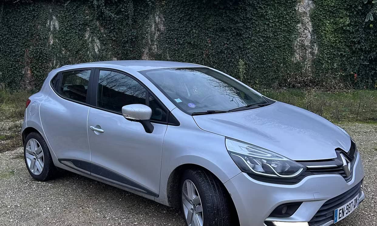Renault CLIO IV — photo 14