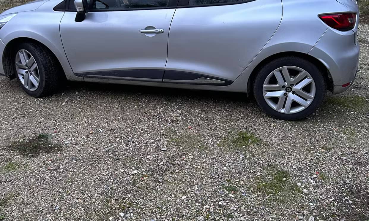 Renault CLIO IV — photo 9