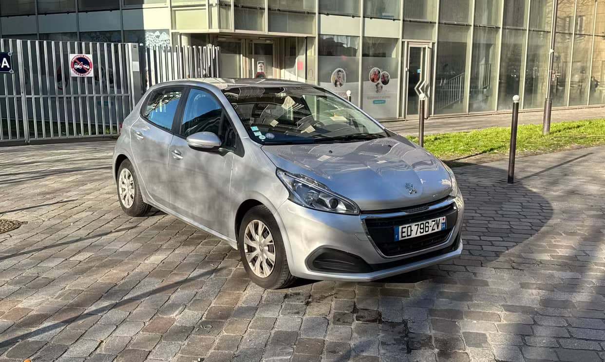 Peugeot 208 — photo 11