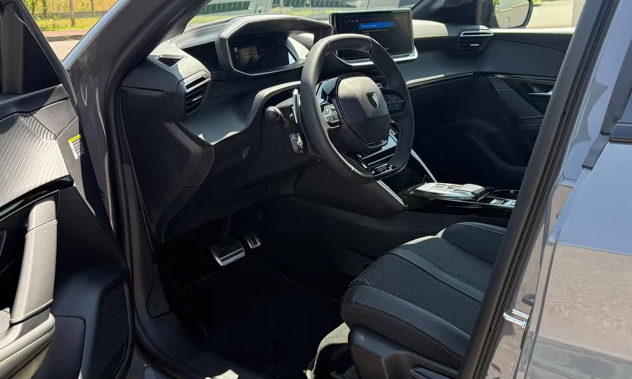 Peugeot 208 — photo 4