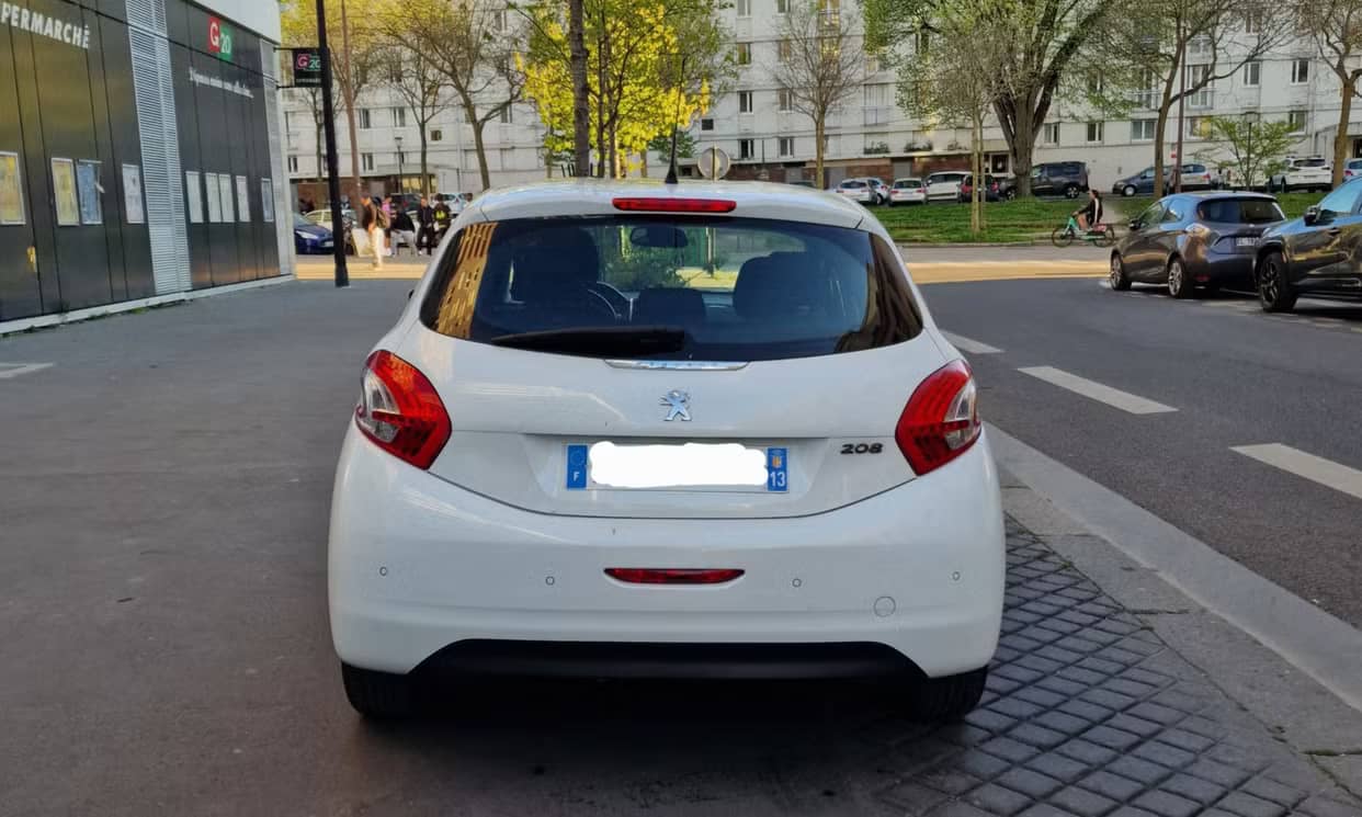 Peugeot 208 — photo 13