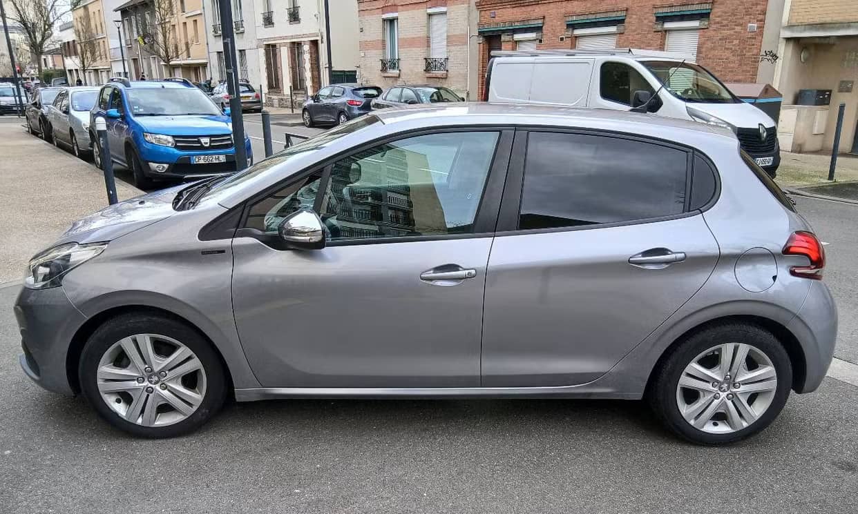 Peugeot 208 — photo 9