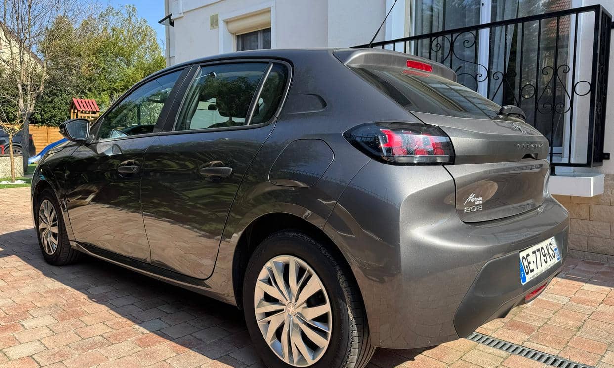 Peugeot 208 — photo 4