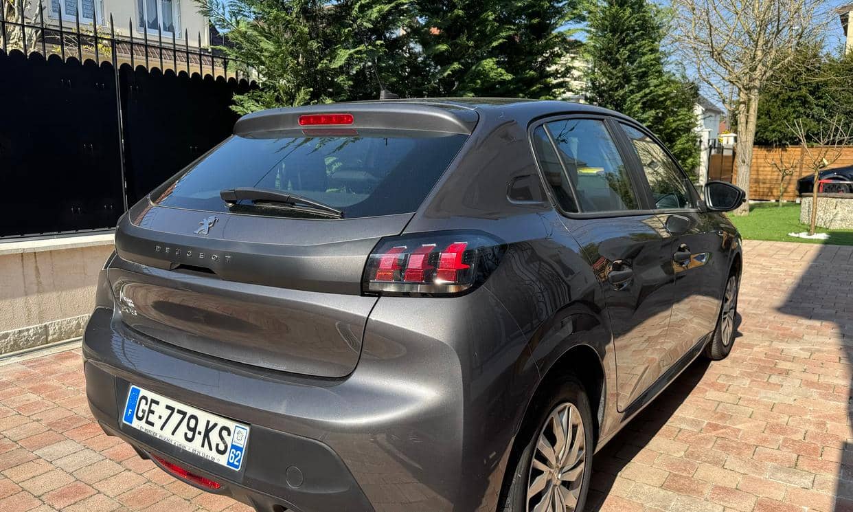 Peugeot 208 — photo 6