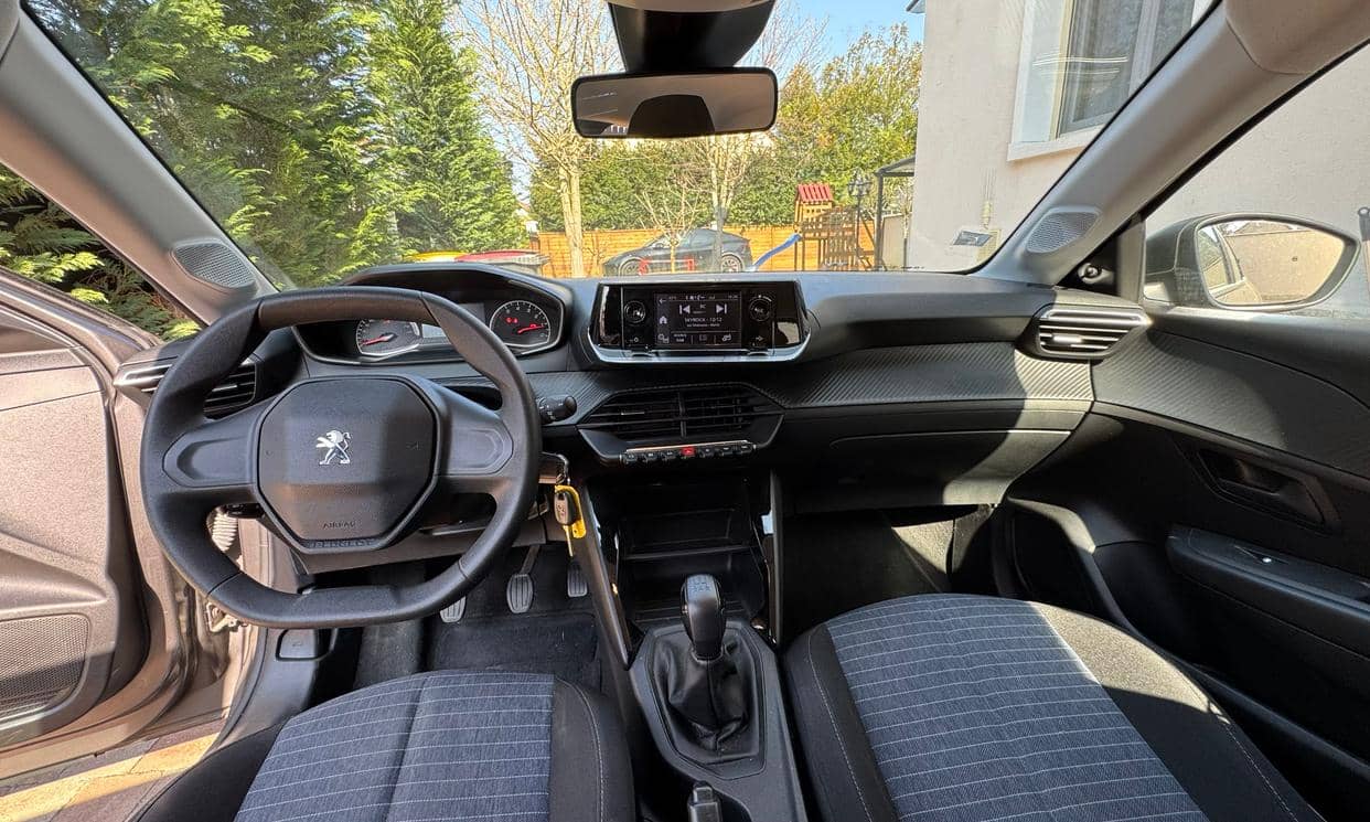 Peugeot 208 — photo 8