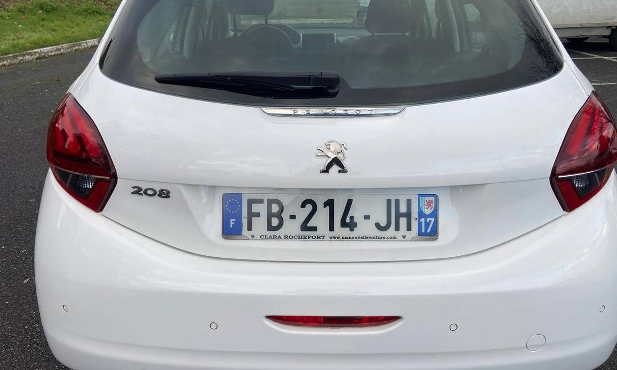 Peugeot 208 — photo 3