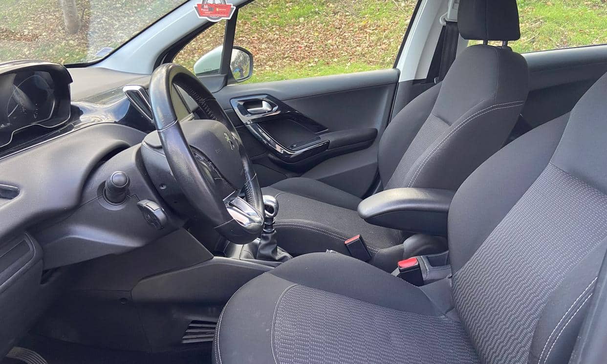Peugeot 208 — photo 7