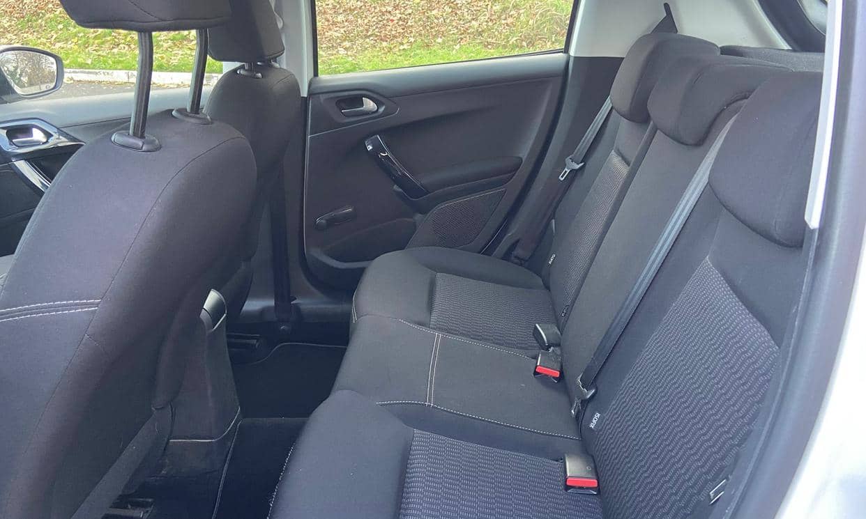 Peugeot 208 — photo 8