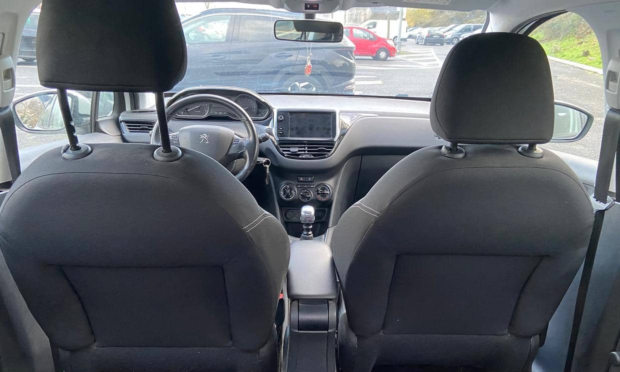 Peugeot 208 — photo 9