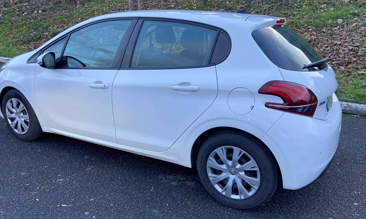 Peugeot 208 — photo 11
