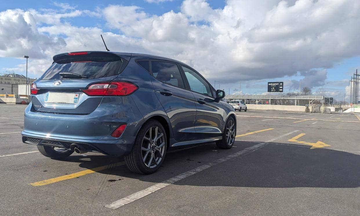 Ford FIESTA — photo 3