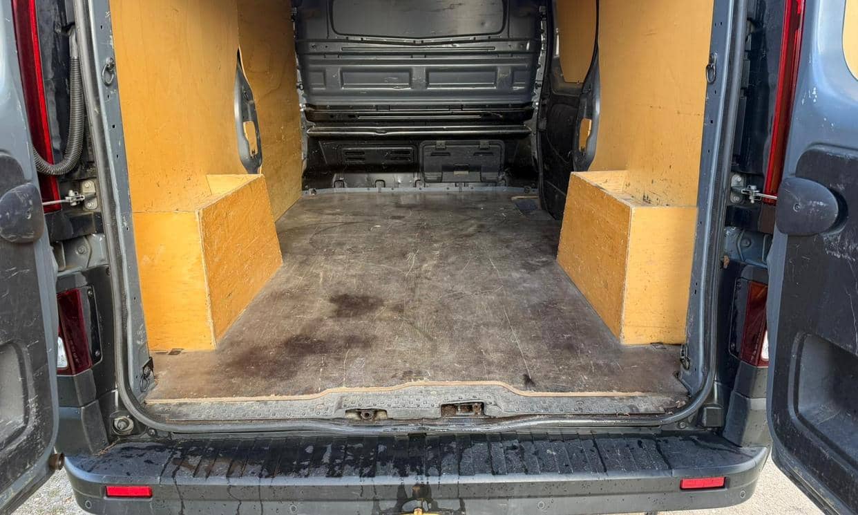 Renault TRAFIC III — photo 3