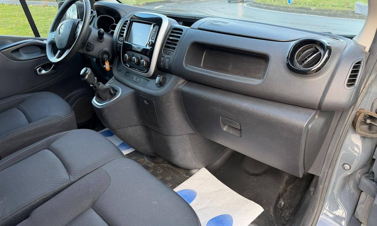 Renault TRAFIC III — photo 6