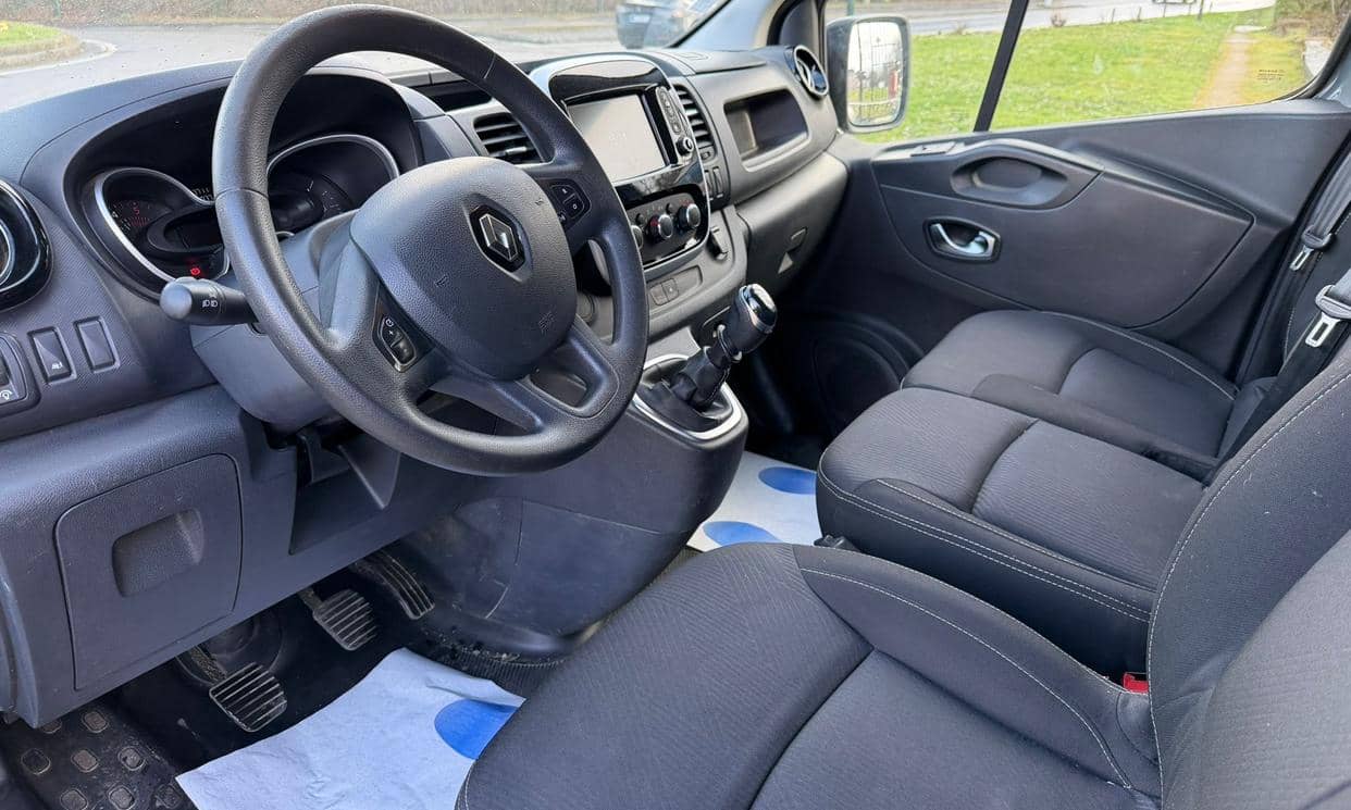 Renault TRAFIC III — photo 9