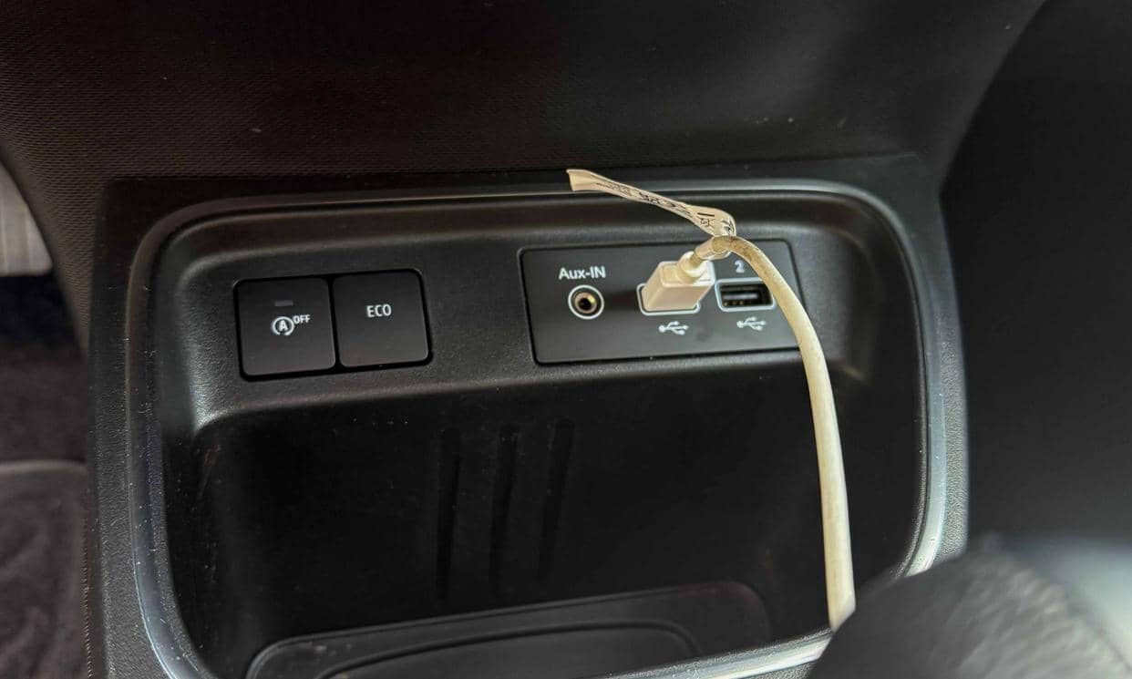 Renault TWINGO III — photo 13