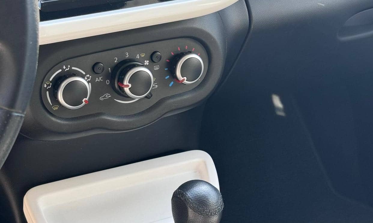 Renault TWINGO III — photo 13