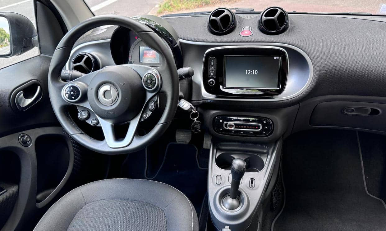 smart FORTWO COUPE — photo 3