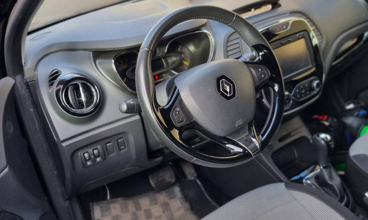 Renault CAPTUR — photo 2