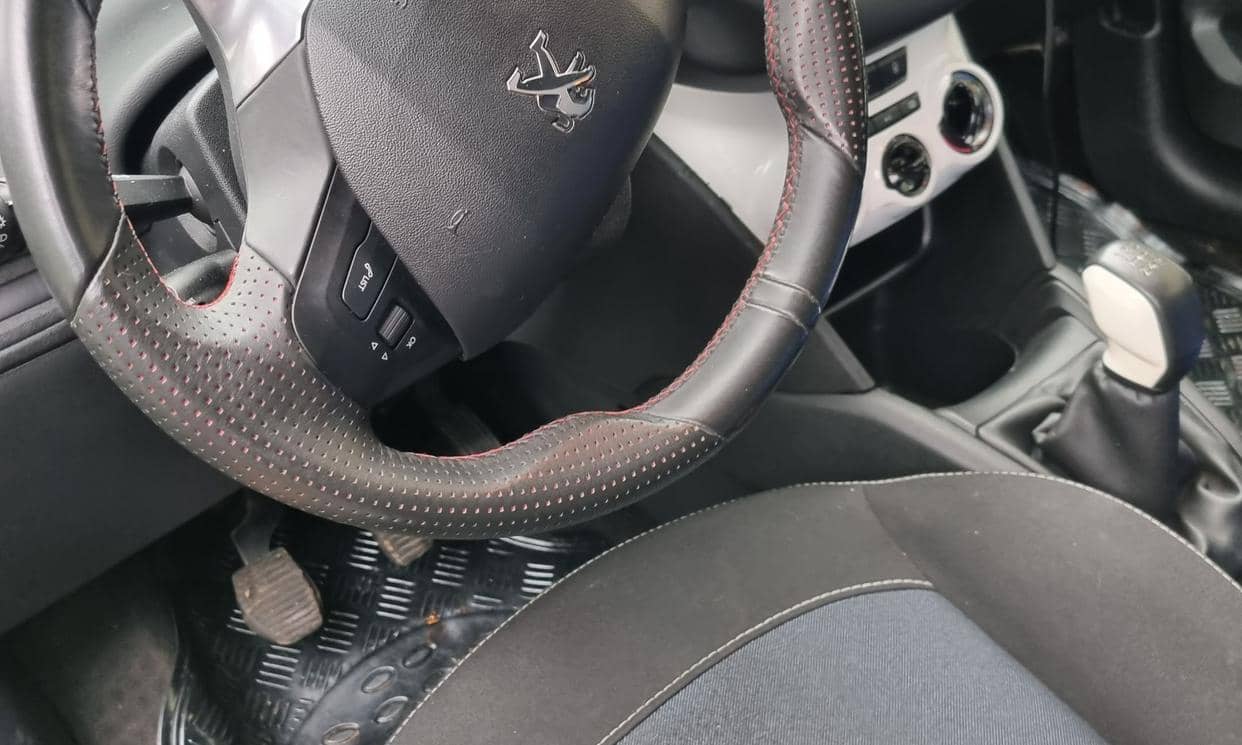 Peugeot 208 — photo 4