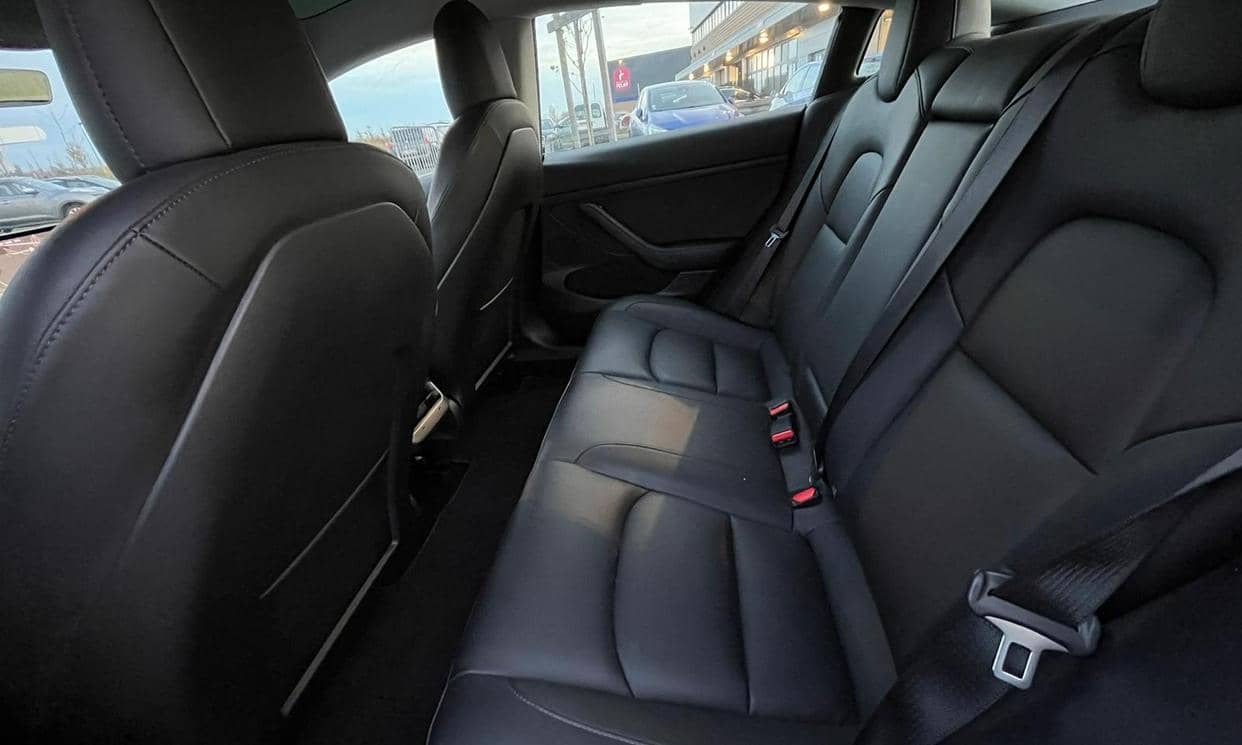 Tesla MODEL 3 — photo 12