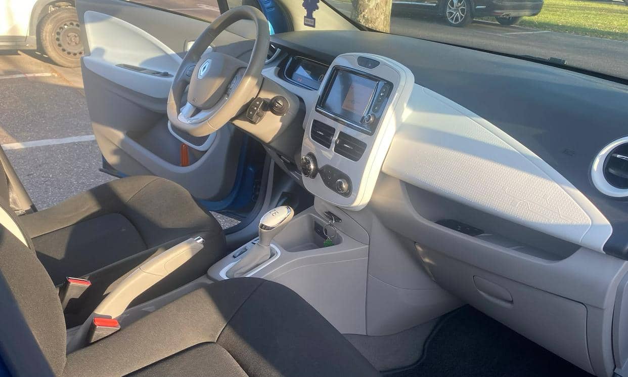 Renault ZOE — photo 8