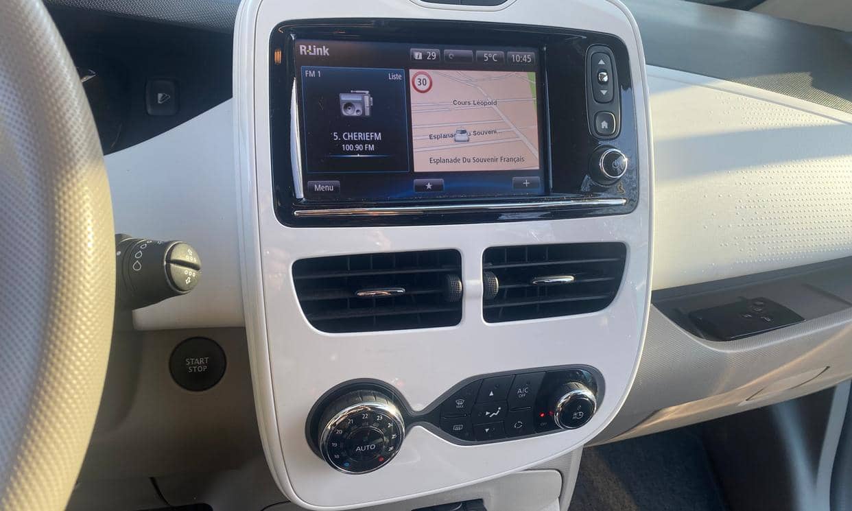 Renault ZOE — photo 15