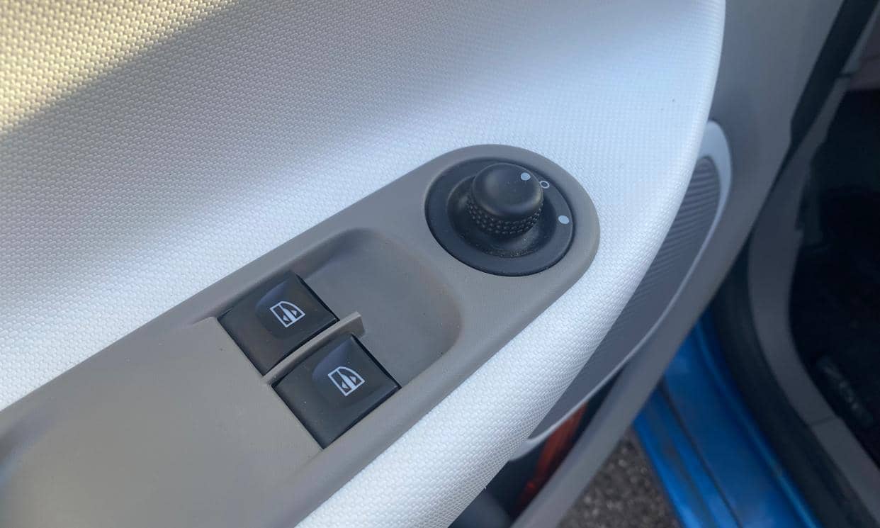 Renault ZOE — photo 18