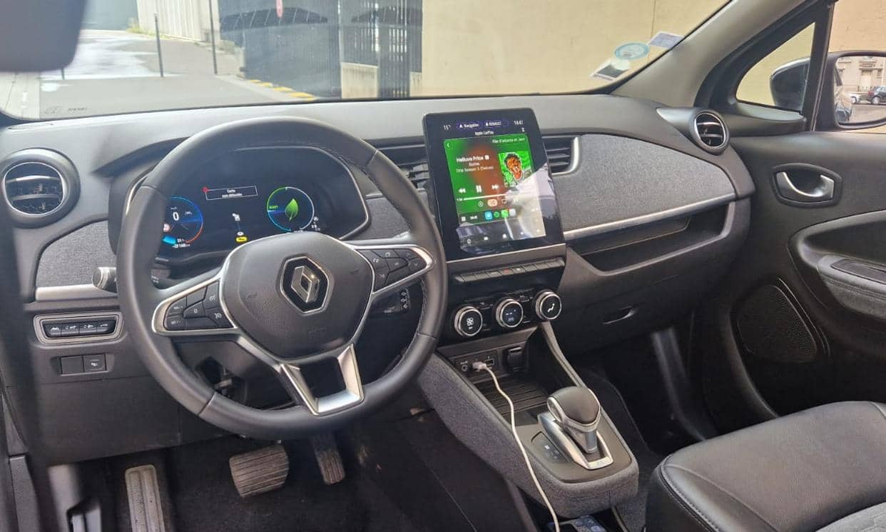 Renault ZOE — photo 17