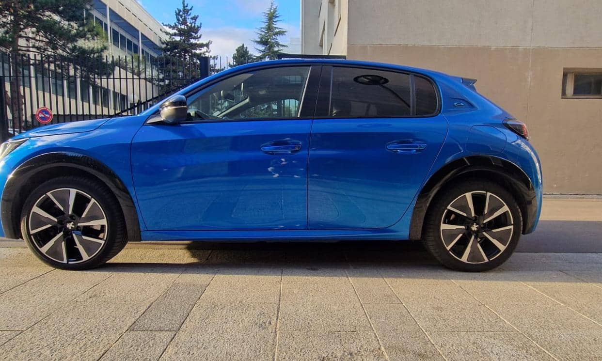 Peugeot 208 — photo 3