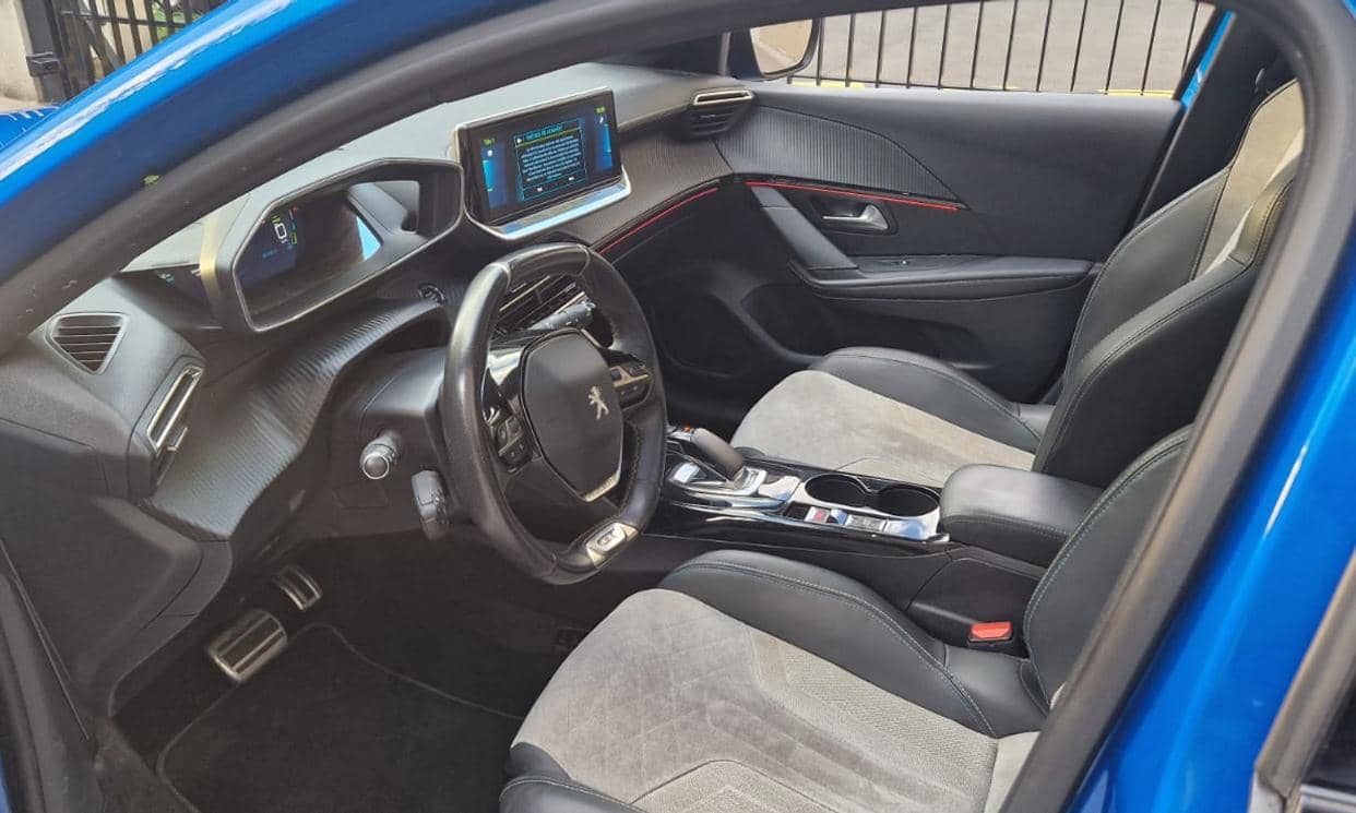 Peugeot 208 — photo 6