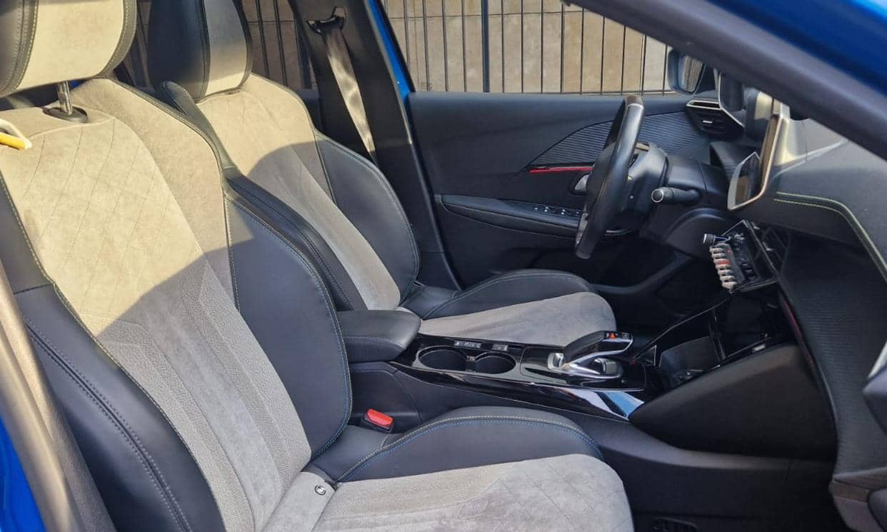 Peugeot 208 — photo 8