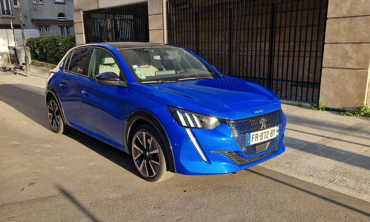 Peugeot 208 — photo 12
