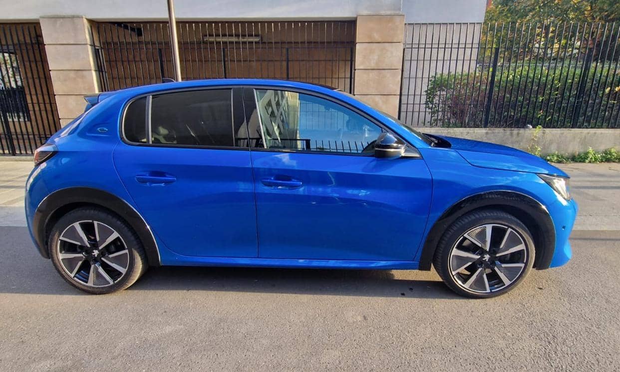 Peugeot 208 — photo 11