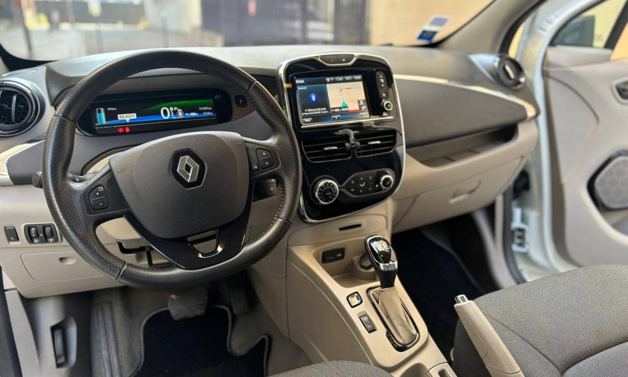 Renault ZOE — photo 9