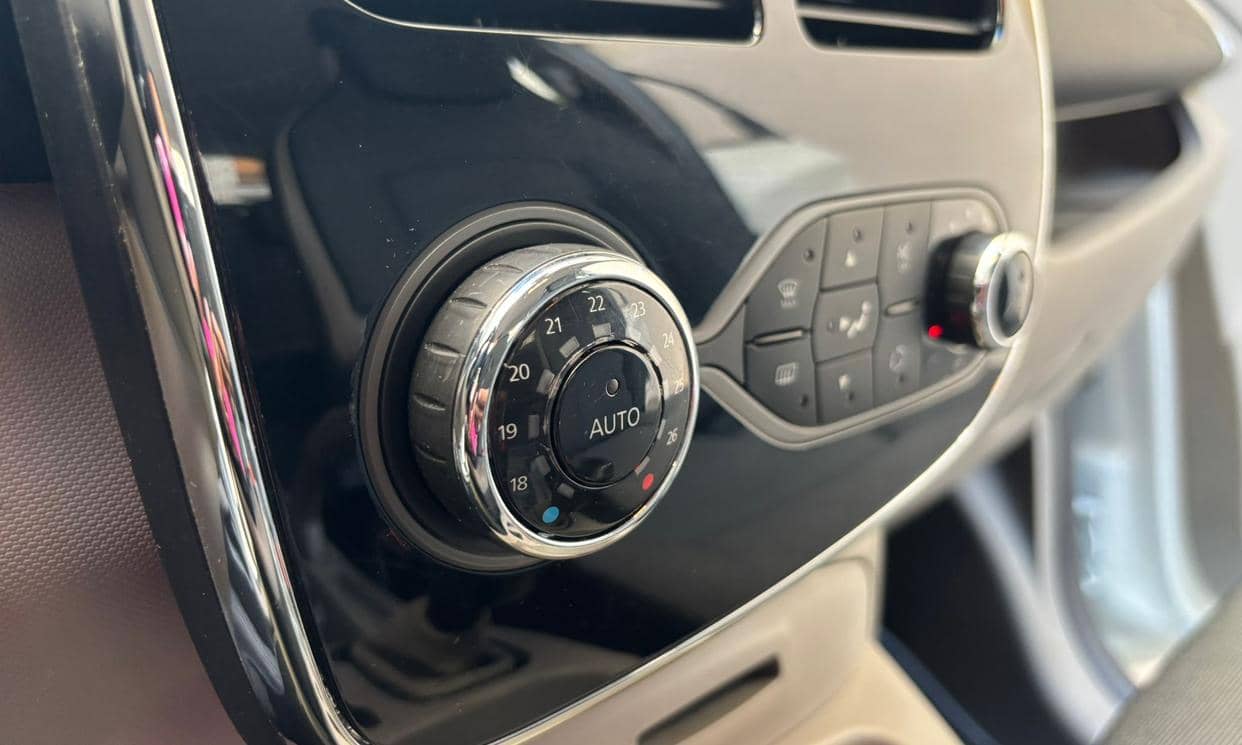 Renault ZOE — photo 12
