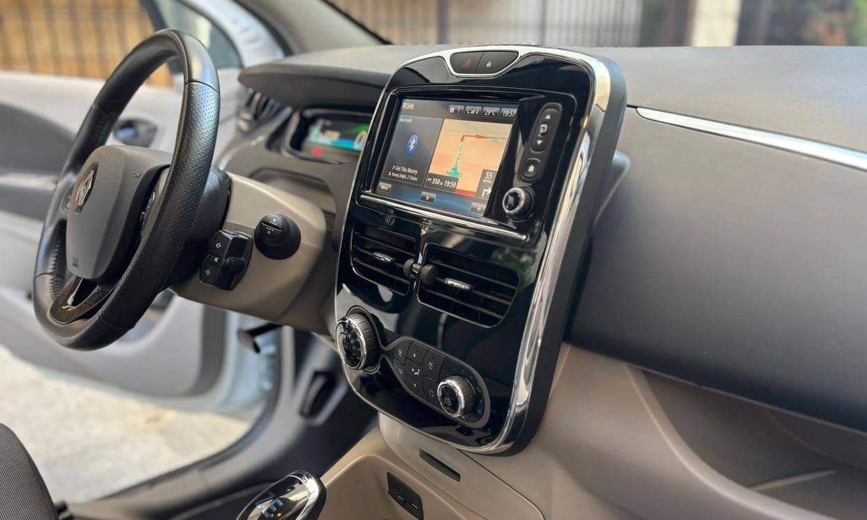Renault ZOE — photo 14