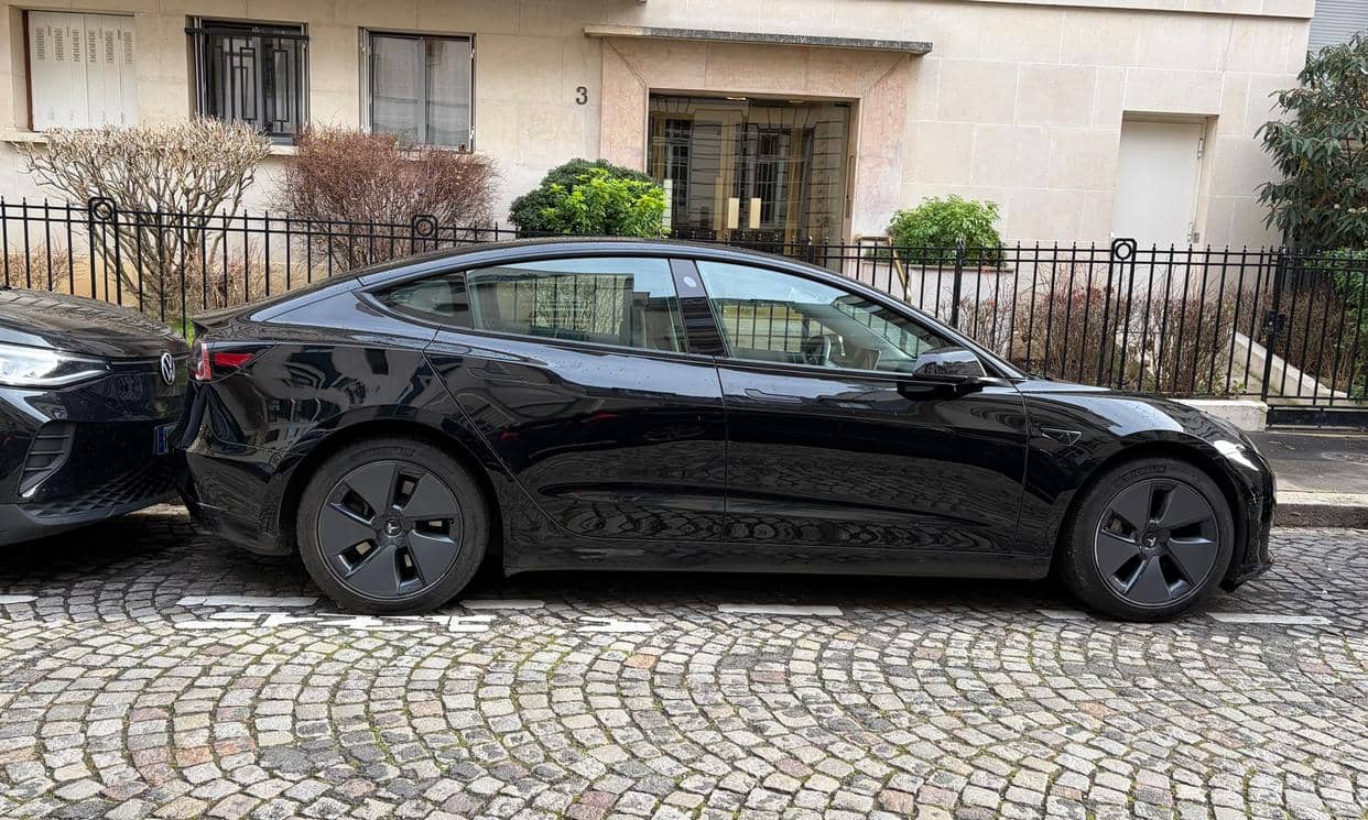 Tesla MODEL 3 — photo 2